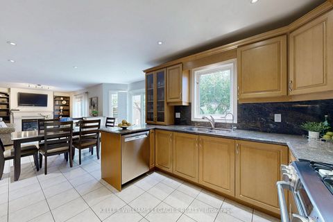 Photo 5 at 304 Maria Antonia Road, Vellore Village, Vaughan