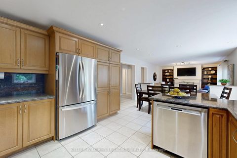 Photo 6 at 304 Maria Antonia Road, Vellore Village, Vaughan
