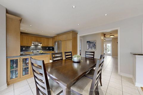 Photo 7 at 304 Maria Antonia Road, Vellore Village, Vaughan