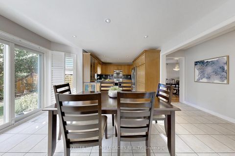 Photo 8 at 304 Maria Antonia Road, Vellore Village, Vaughan