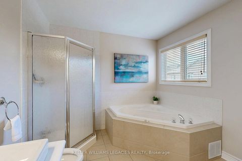 Photo 16 at 304 Maria Antonia Road, Vellore Village, Vaughan