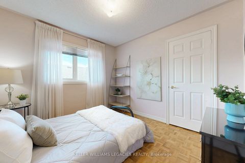 Photo 19 at 304 Maria Antonia Road, Vellore Village, Vaughan