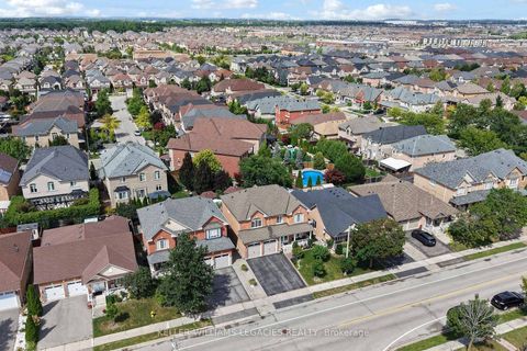 Photo 30 at 304 Maria Antonia Road, Vellore Village, Vaughan