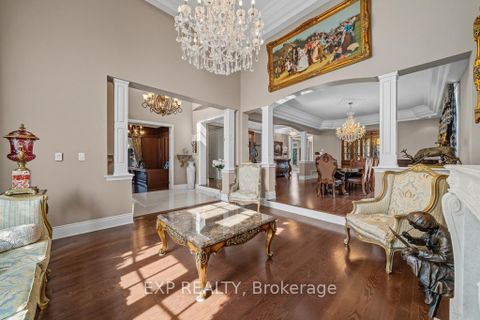 Photo 6 at 22 Longthorpe Court, Bayview Southeast, Aurora