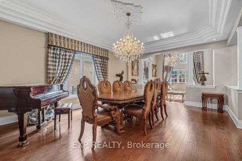 Photo 10 at 22 Longthorpe Court, Bayview Southeast, Aurora
