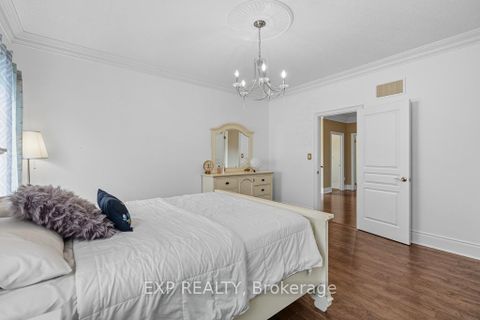 Photo 28 at 22 Longthorpe Court, Bayview Southeast, Aurora