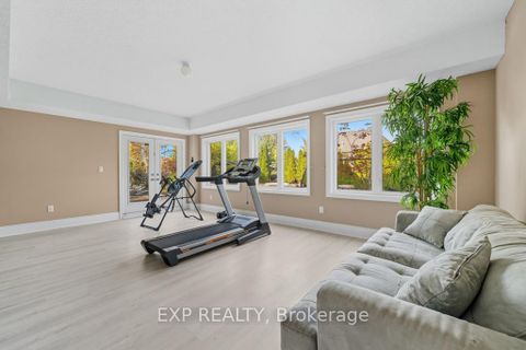 Photo 33 at 22 Longthorpe Court, Bayview Southeast, Aurora