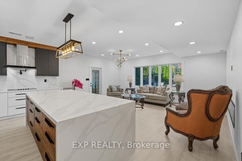 Photo 34 at 22 Longthorpe Court, Bayview Southeast, Aurora