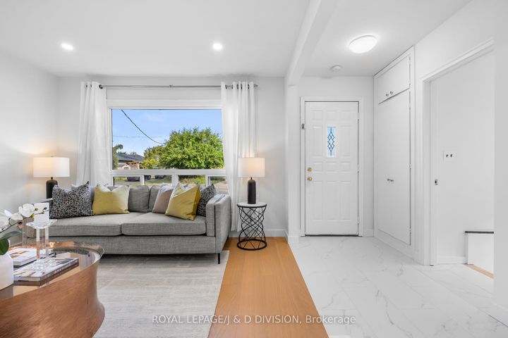Photo 2 at 5 Penworth Road, Maryvale, Toronto