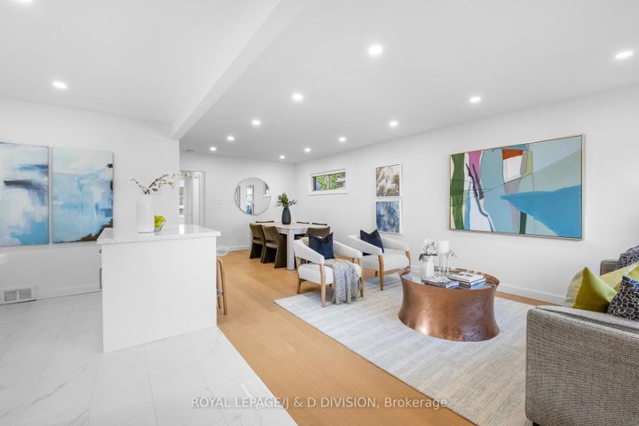 Photo 3 at 5 Penworth Road, Maryvale, Toronto