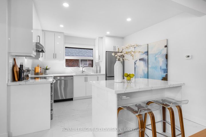 Photo 10 at 5 Penworth Road, Maryvale, Toronto
