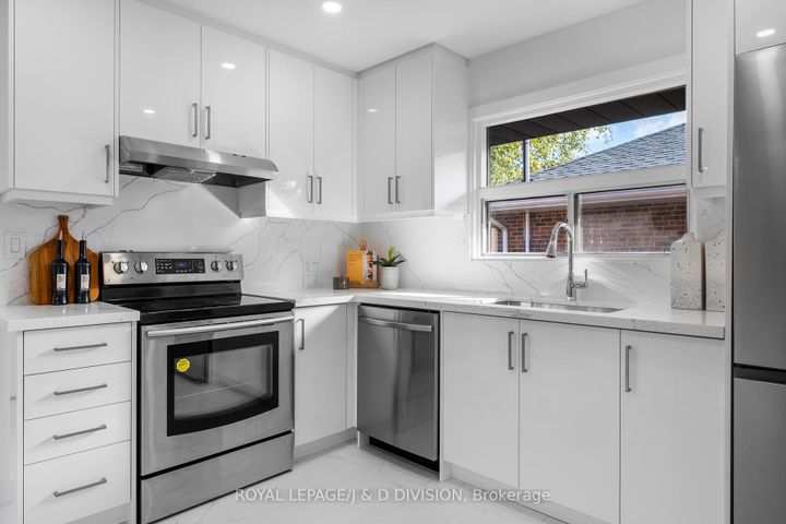 Photo 14 at 5 Penworth Road, Maryvale, Toronto