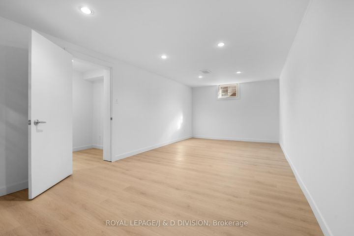 Photo 31 at 5 Penworth Road, Maryvale, Toronto