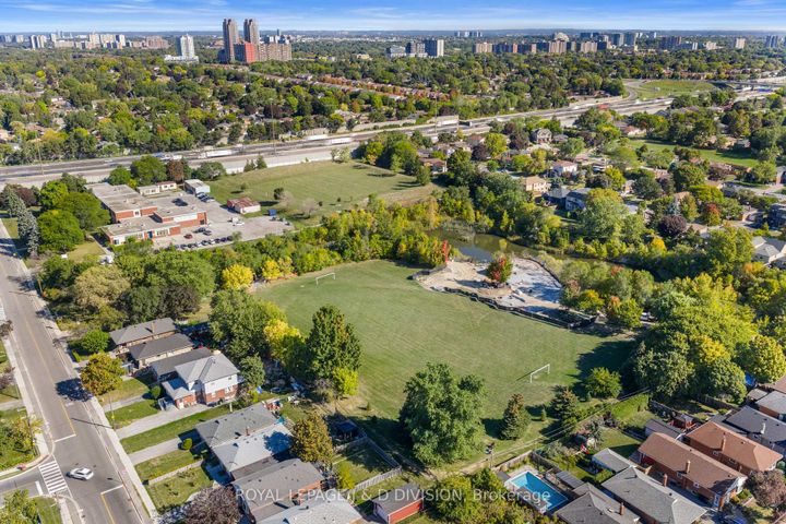 Photo 39 at 5 Penworth Road, Maryvale, Toronto