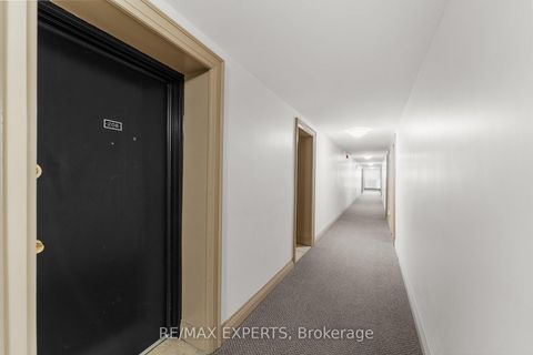 Photo 2 at 208 - 50 Gulliver Road, Amesbury, Toronto
