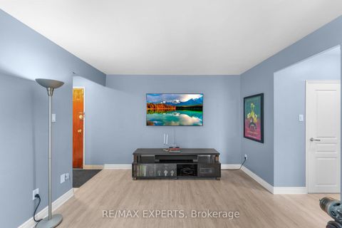 Photo 4 at 208 - 50 Gulliver Road, Amesbury, Toronto