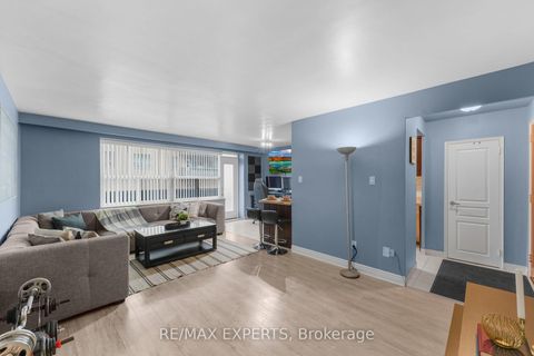 Photo 5 at 208 - 50 Gulliver Road, Amesbury, Toronto