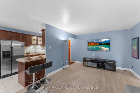 Photo 8 at 208 - 50 Gulliver Road, Amesbury, Toronto