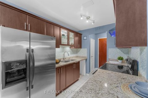Photo 10 at 208 - 50 Gulliver Road, Amesbury, Toronto