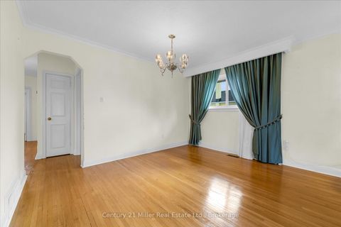 Photo 7 at 321 Southview Road, WO West, Oakville