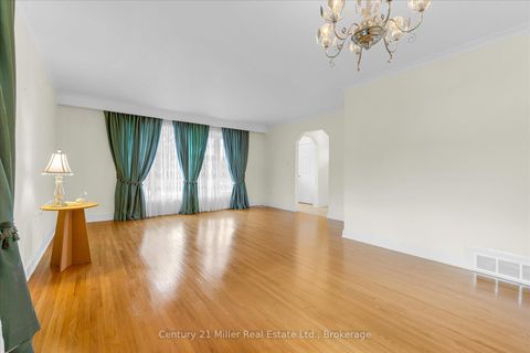 Photo 9 at 321 Southview Road, WO West, Oakville