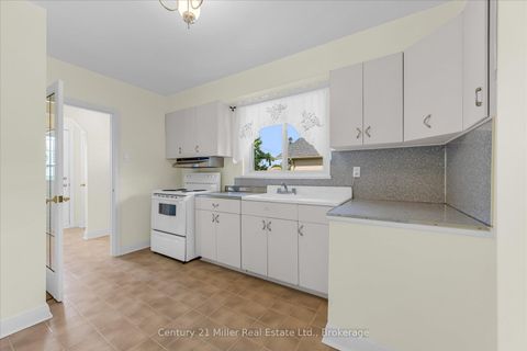 Photo 11 at 321 Southview Road, WO West, Oakville
