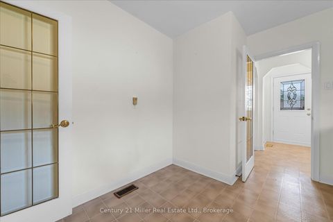 Photo 12 at 321 Southview Road, WO West, Oakville