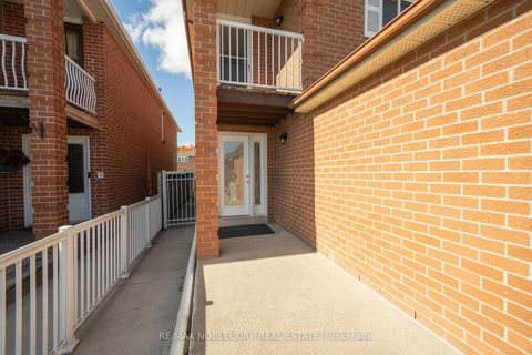 Photo 2 at 182 Tall Grass Trail, East Woodbridge, Vaughan