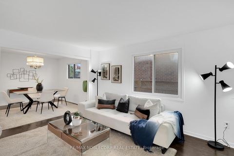 Photo 4 at 182 Tall Grass Trail, East Woodbridge, Vaughan