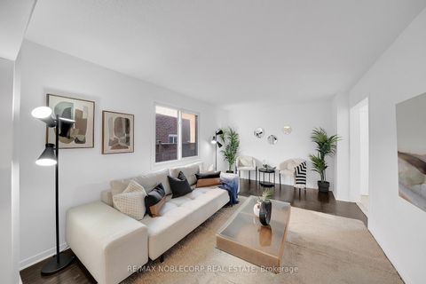 Photo 5 at 182 Tall Grass Trail, East Woodbridge, Vaughan