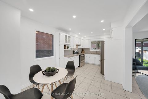 Photo 10 at 182 Tall Grass Trail, East Woodbridge, Vaughan