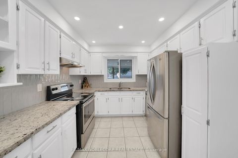 Photo 11 at 182 Tall Grass Trail, East Woodbridge, Vaughan