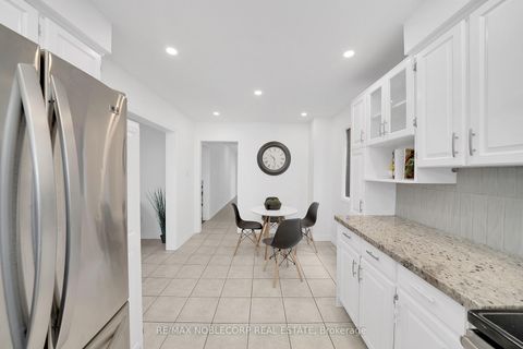 Photo 12 at 182 Tall Grass Trail, East Woodbridge, Vaughan