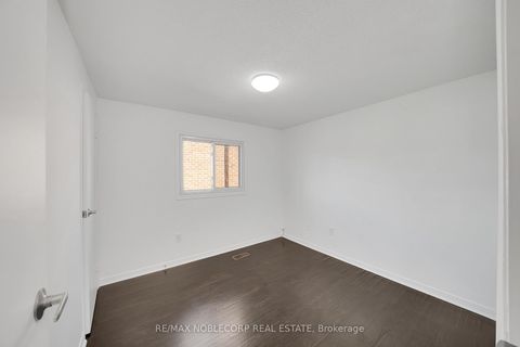 Photo 21 at 182 Tall Grass Trail, East Woodbridge, Vaughan