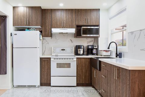 Photo 7 at 1021 Anna Maria Avenue, Alcona, Innisfil