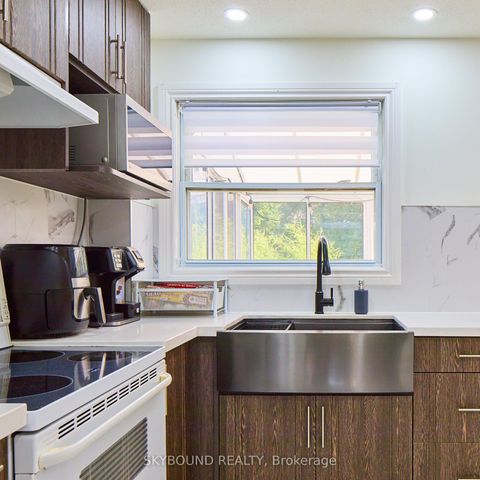 Photo 8 at 1021 Anna Maria Avenue, Alcona, Innisfil