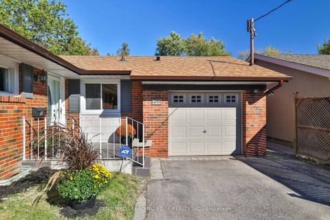 Photo 2 at 26 ELVASTON Drive, Victoria Village, Toronto