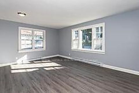 Photo 4 at 16948 Bayview Avenue, Central Newmarket, Newmarket