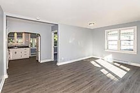 Photo 6 at 16948 Bayview Avenue, Central Newmarket, Newmarket