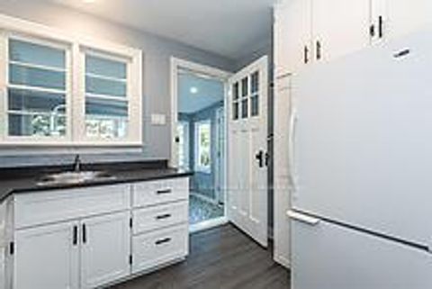 Photo 10 at 16948 Bayview Avenue, Central Newmarket, Newmarket