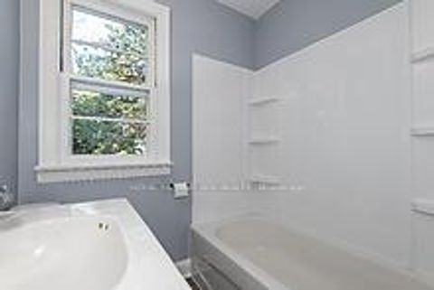 Photo 19 at 16948 Bayview Avenue, Central Newmarket, Newmarket