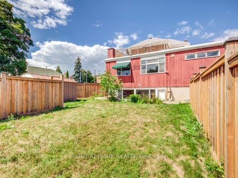 Photo 10 at 79 Queen Street, Bowmanville, Clarington