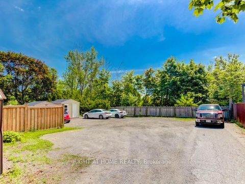 Photo 17 at 79 Queen Street, Bowmanville, Clarington