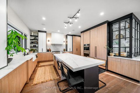 Photo 12 at 583 Weir Avenue, WO West, Oakville