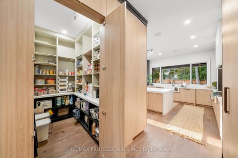 Photo 13 at 583 Weir Avenue, WO West, Oakville