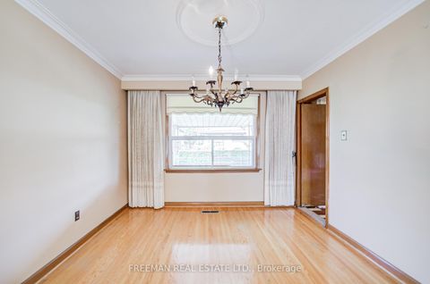 Photo 3 at 102 Hallsport Crescent, CFB, Toronto