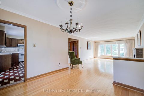 Photo 4 at 102 Hallsport Crescent, CFB, Toronto