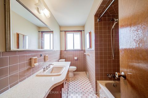 Photo 15 at 102 Hallsport Crescent, CFB, Toronto