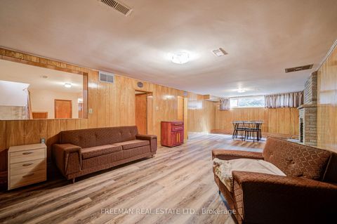 Photo 19 at 102 Hallsport Crescent, CFB, Toronto
