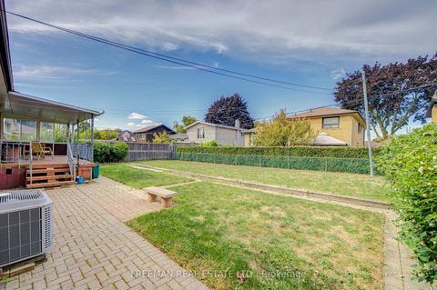 Photo 26 at 102 Hallsport Crescent, CFB, Toronto